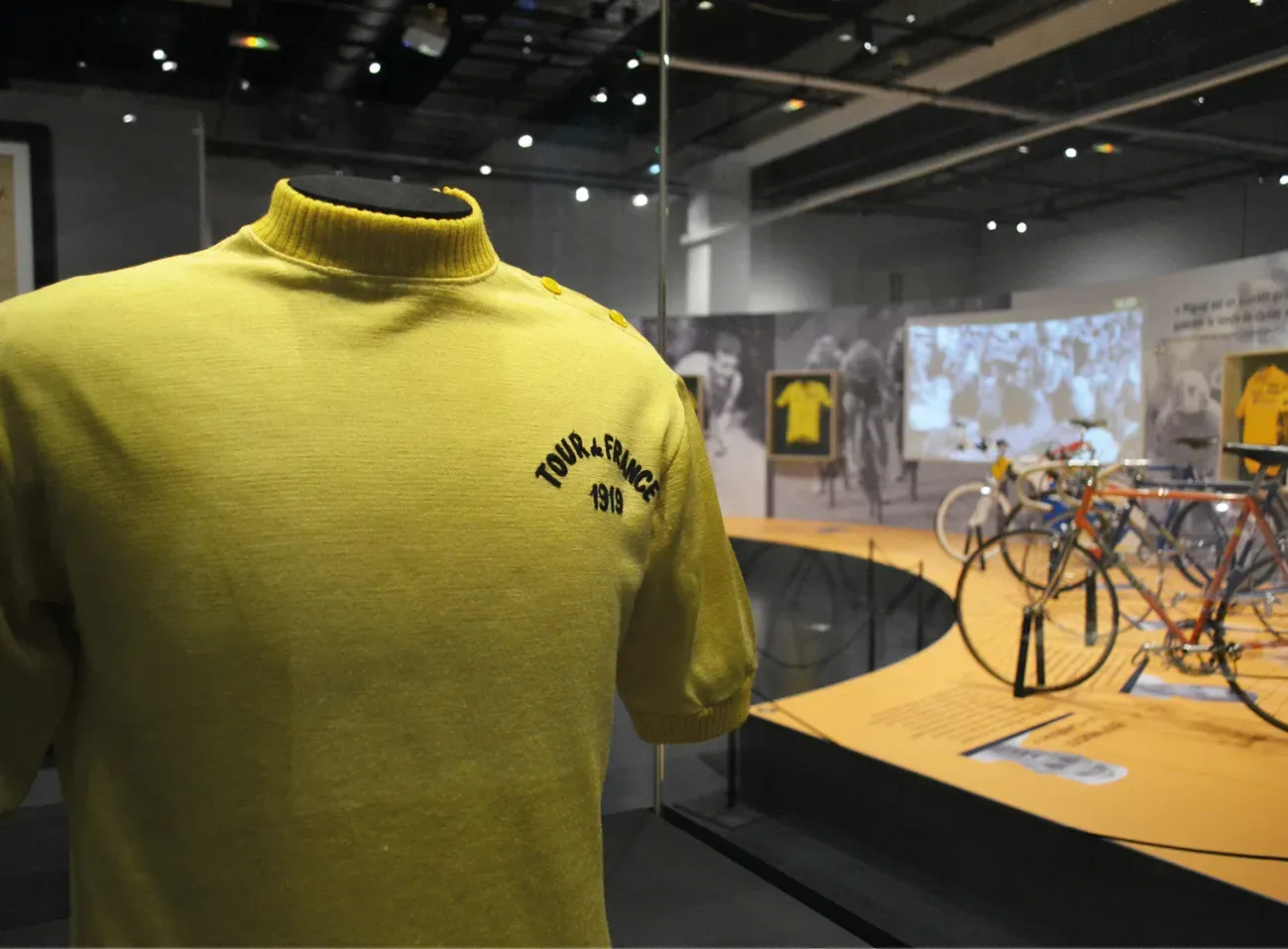 Exposition temporaire "100 ans de Maillot Jaune" Musée National du Sport, photo 1